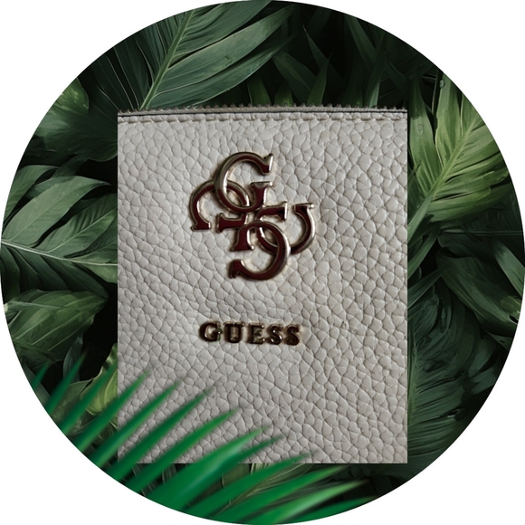 GUESS ZIP AROUND 3 COMPARTMENT WALLET/WRISTLET/CLUTCH w/PHONE POCKET🩷 EUC - Picture 2 of 10